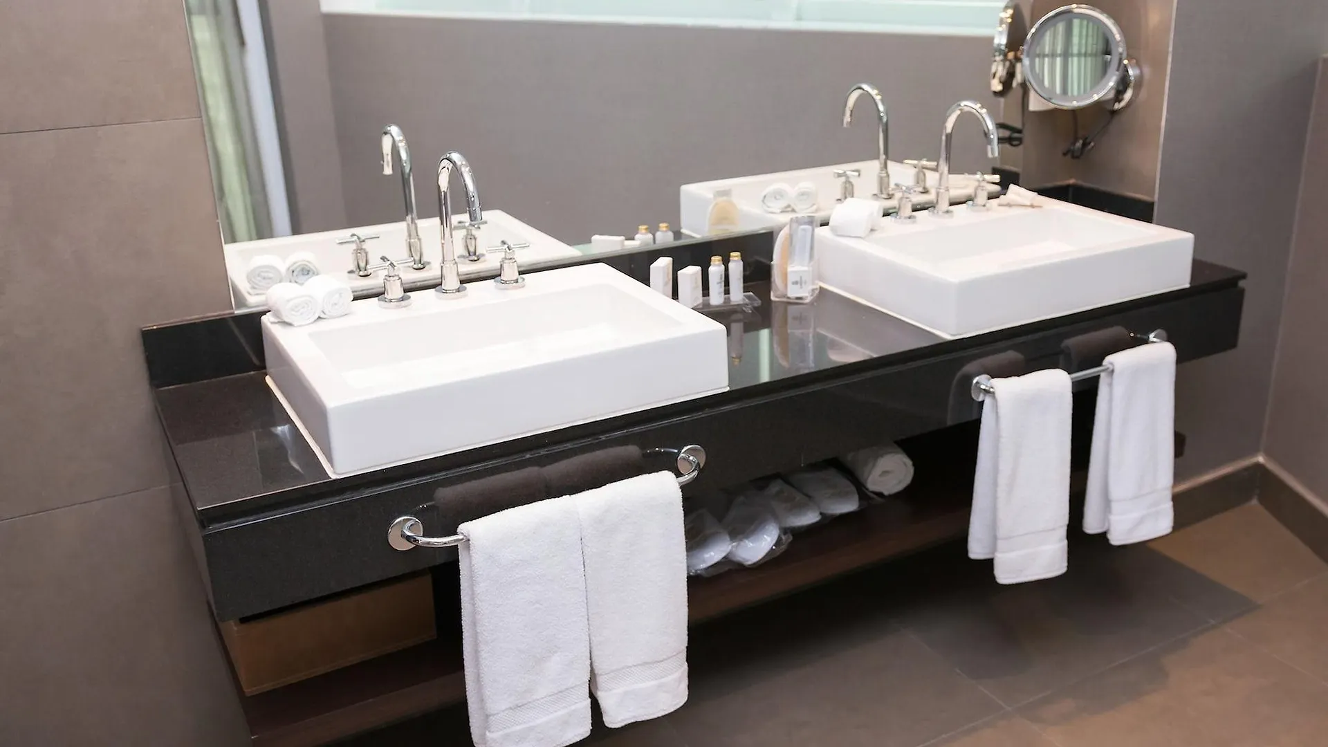 Hotel Cadoro São Paulo 4*,